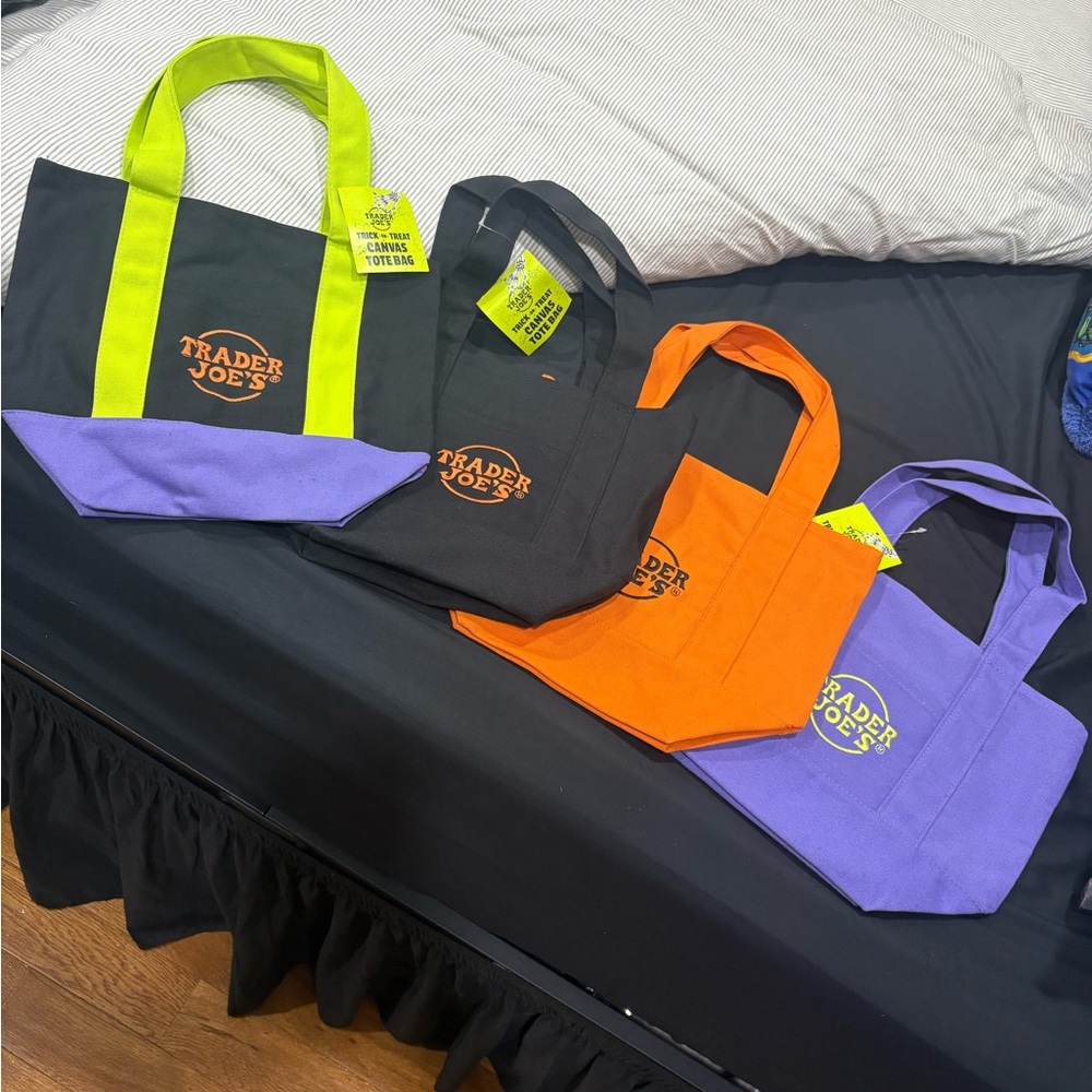 Trader Joe's Halloween Reusable Tote Bags Set